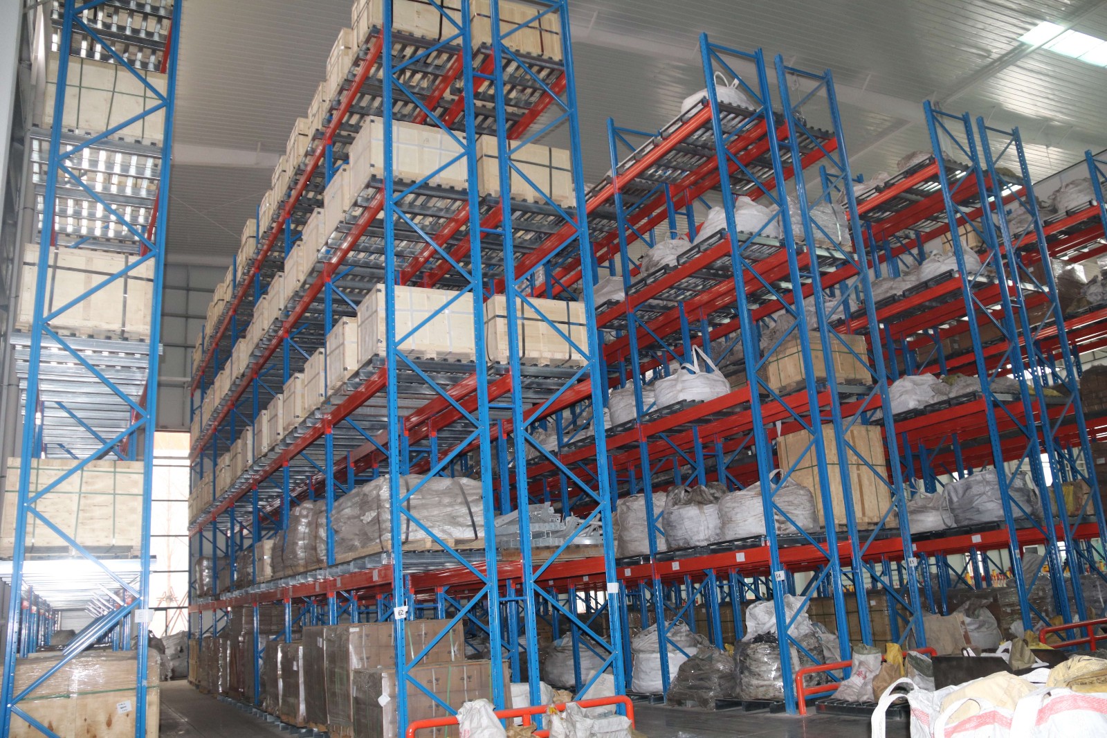 Lipeng Line Equipment Warehouse